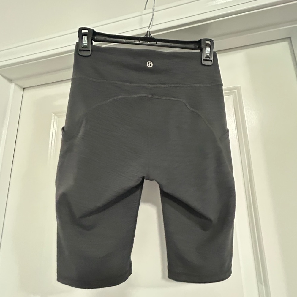 Lululemon Invigorate HR 10"‎ Gray Athletic Shorts